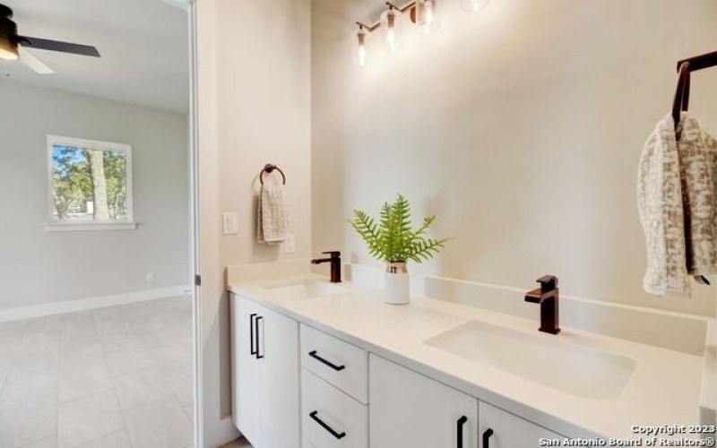981 Jenny Leigh Trail, Bulverde, TX 78163, 4 Bedrooms Bedrooms, ,3 BathroomsBathrooms,Residential,For Sale,981 Jenny Leigh Trail,1854485