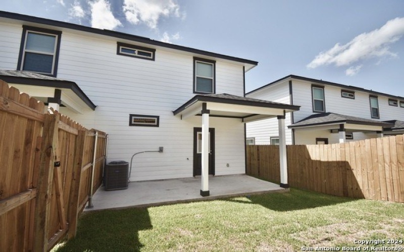 8306 Via Verona, San Antonio, TX 78227, ,8 BañosBaños,Residential Multi Family,En Venta,8306 Via Verona,1854564