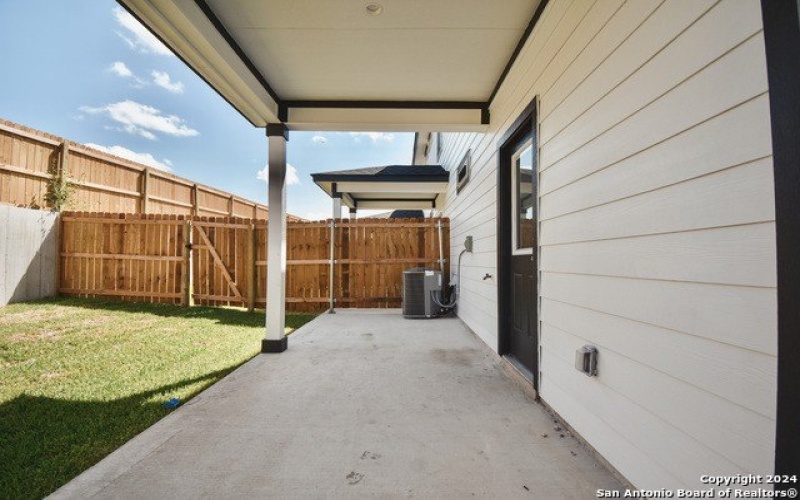 8306 Via Verona, San Antonio, TX 78227, ,8 BañosBaños,Residential Multi Family,En Venta,8306 Via Verona,1854564