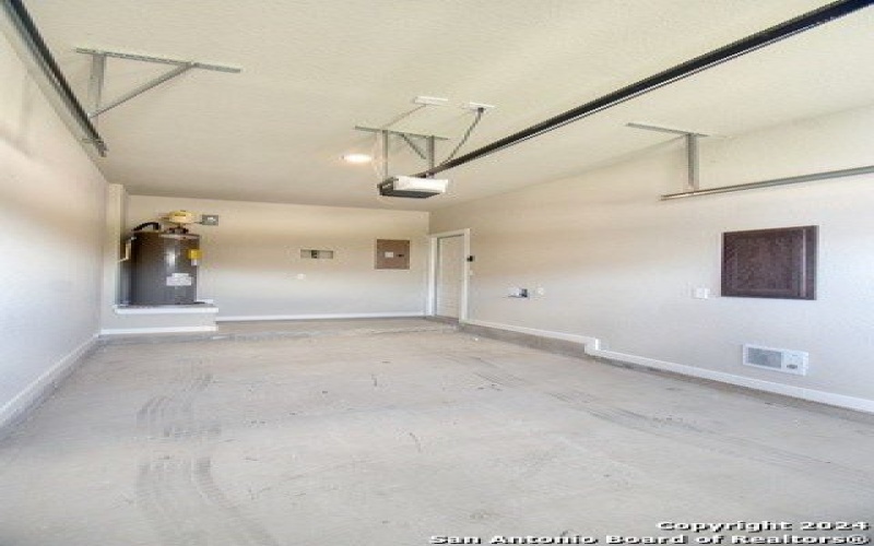 8306 Via Verona, San Antonio, TX 78227, ,8 BañosBaños,Residential Multi Family,En Venta,8306 Via Verona,1854564
