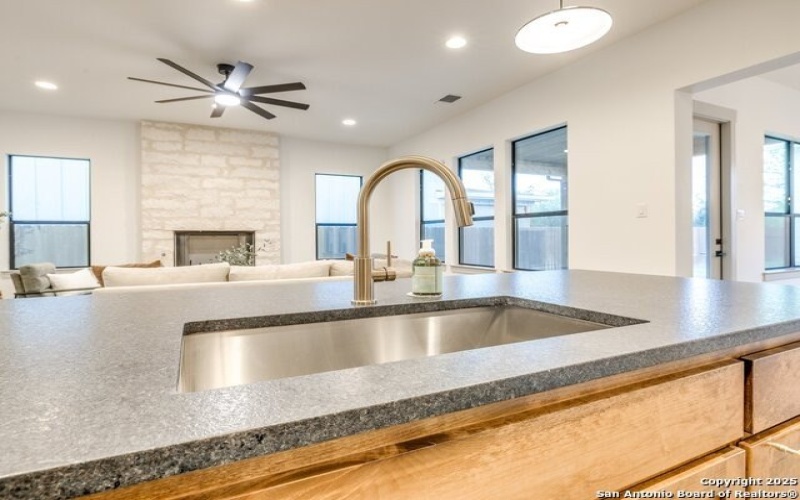605 Graham, Boerne, TX 78006, 5 Bedrooms Bedrooms, ,3 BathroomsBathrooms,Residential,For Sale,605 Graham,1855682