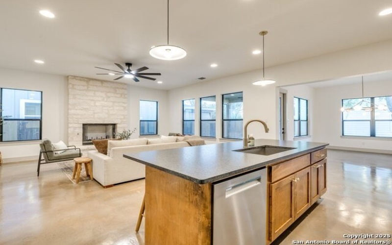 605 Graham, Boerne, TX 78006, 5 Bedrooms Bedrooms, ,3 BathroomsBathrooms,Residential,For Sale,605 Graham,1855682