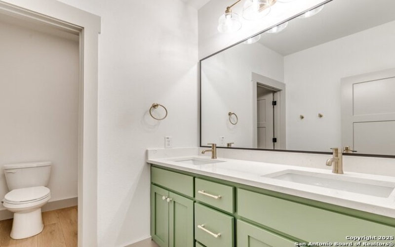 605 Graham, Boerne, TX 78006, 5 Bedrooms Bedrooms, ,3 BathroomsBathrooms,Residential,For Sale,605 Graham,1855682