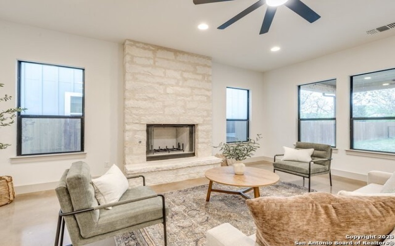 605 Graham, Boerne, TX 78006, 5 Bedrooms Bedrooms, ,3 BathroomsBathrooms,Residential,For Sale,605 Graham,1855682