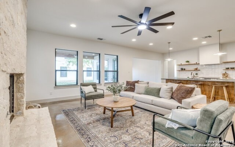 605 Graham, Boerne, TX 78006, 5 Bedrooms Bedrooms, ,3 BathroomsBathrooms,Residential,For Sale,605 Graham,1855682