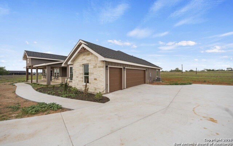 104 HIDDEN PATH, Floresville, TX 78114, 3 Habitaciones Habitaciones , ,2 BañosBaños,Residential,En Venta,104 HIDDEN PATH,1859867