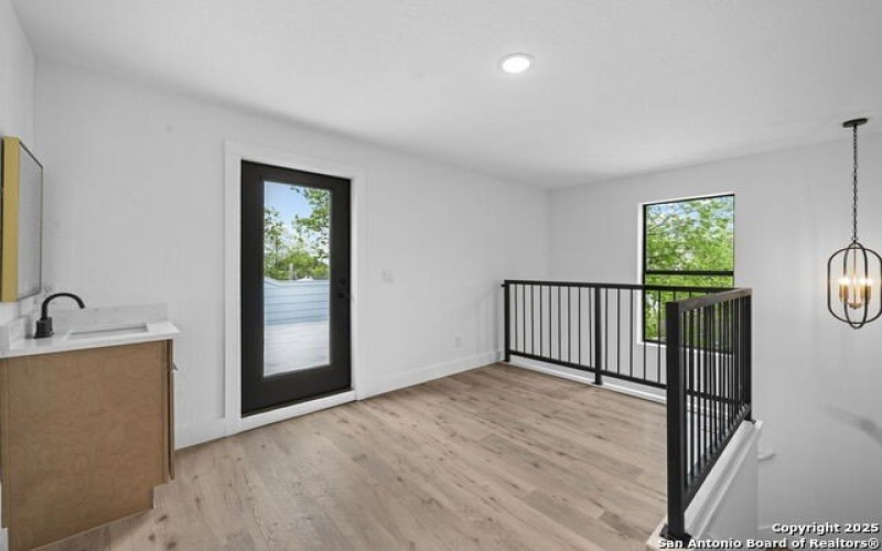 125 Dashiell, San Antonio, TX 78203, ,7 BathroomsBathrooms,Residential Multi Family,For Sale,125 Dashiell,1860713