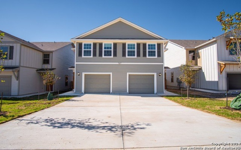 7525 Briarwood Pass, San Antonio, TX 78252, ,5 BathroomsBathrooms,Residential Multi Family,For Sale,7525 Briarwood Pass,1857419