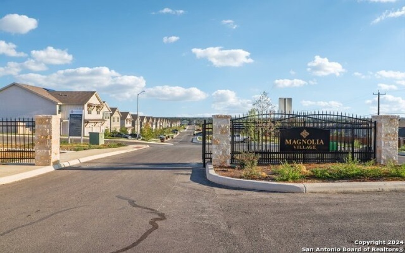 7525 Briarwood Pass, San Antonio, TX 78252, ,5 BathroomsBathrooms,Residential Multi Family,For Sale,7525 Briarwood Pass,1857419