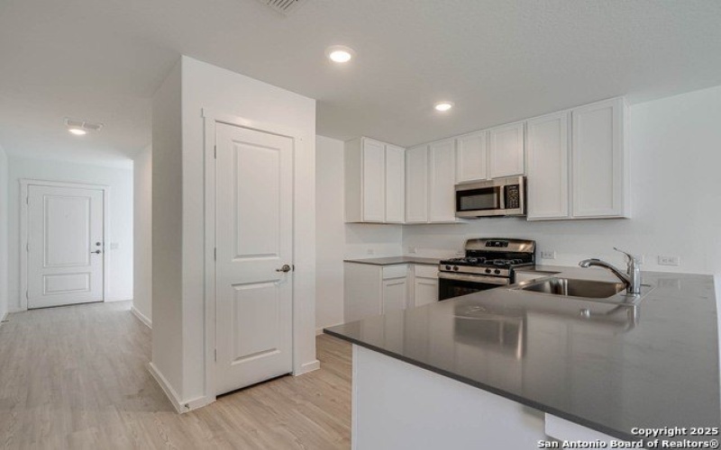 10707 Vesta Curve, San Antonio, TX 78224, 3 Bedrooms Bedrooms, ,2 BathroomsBathrooms,Residential,For Sale,10707 Vesta Curve,1857929