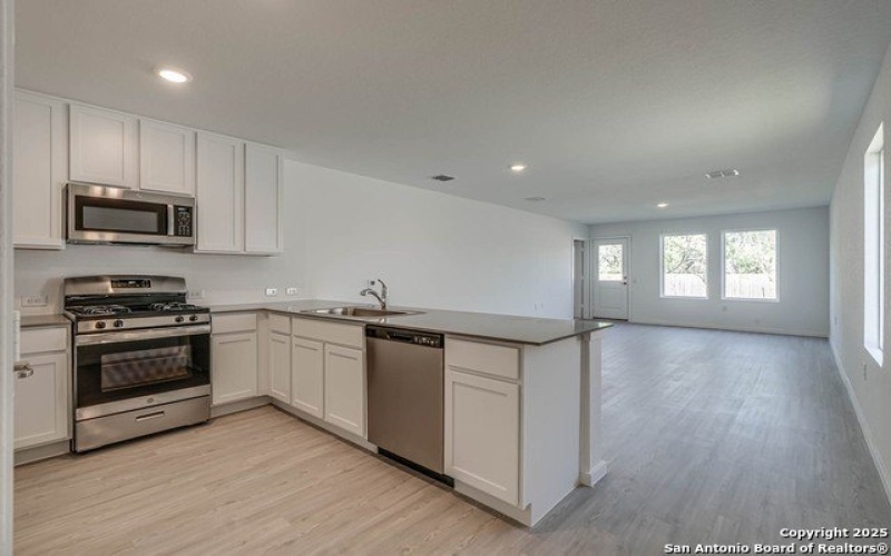10707 Vesta Curve, San Antonio, TX 78224, 3 Bedrooms Bedrooms, ,2 BathroomsBathrooms,Residential,For Sale,10707 Vesta Curve,1857929