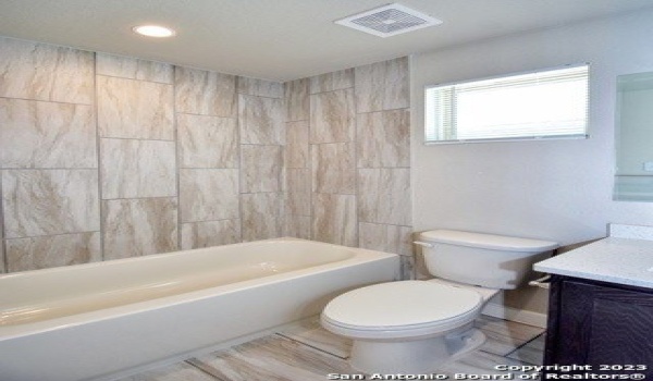 8318 Via Verona #102, San Antonio, TX 78227, 3 Bedrooms Bedrooms, ,2 BathroomsBathrooms,Residential Lease,For Rent,8318 Via Verona,1858638