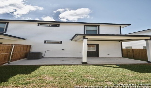 8318 Via Verona #102, San Antonio, TX 78227, 3 Bedrooms Bedrooms, ,2 BathroomsBathrooms,Residential Lease,For Rent,8318 Via Verona,1858638