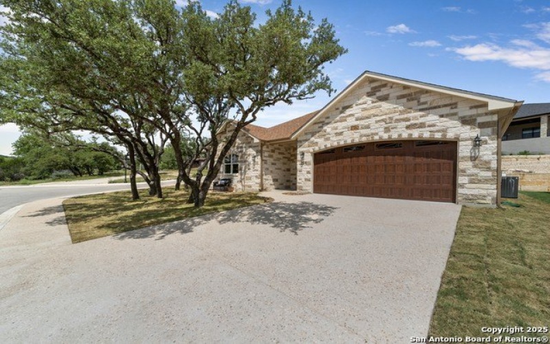 2108 Athens Ave, Kerrville, TX 78028, 3 Bedrooms Bedrooms, ,2 BathroomsBathrooms,Residential,For Sale,2108 Athens Ave,1858765