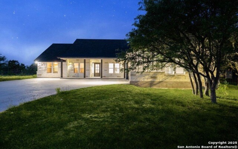 502 Sumack Dr W, Kerrville, TX 78028, 4 Bedrooms Bedrooms, ,2 BathroomsBathrooms,Residential,For Sale,502 Sumack Dr W,1861547