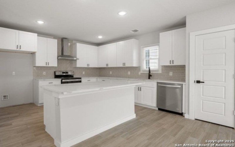 922 Dawson, San Antonio, TX 78202, 3 Habitaciones Habitaciones , ,2 BañosBaños,Residential Lease,En Alquiler,922 Dawson,1864488
