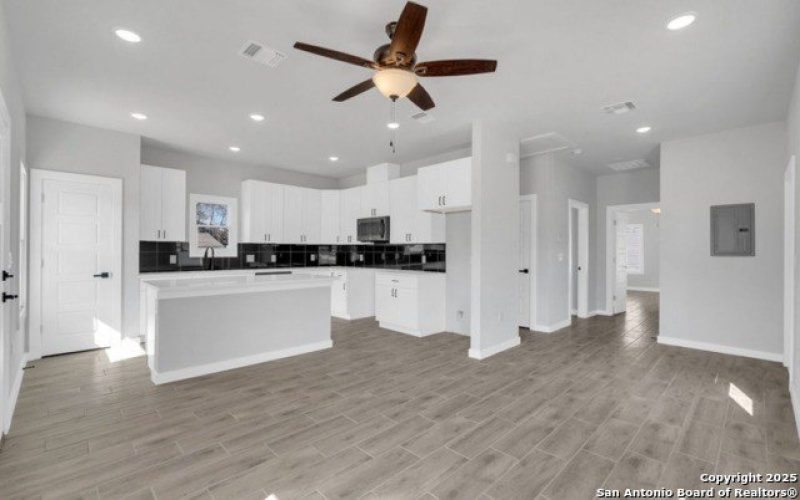 9182 Dawson, San Antonio, TX 78202, 2 Habitaciones Habitaciones , ,2 BañosBaños,Residential Lease,En Alquiler,9182 Dawson,1864501