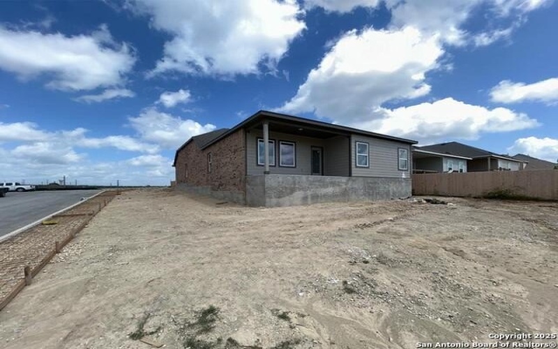 1356 Lockett Falls, San Antonio, TX 78245, 4 Habitaciones Habitaciones , ,2 BañosBaños,Residential,En Venta,1356 Lockett Falls,1864507