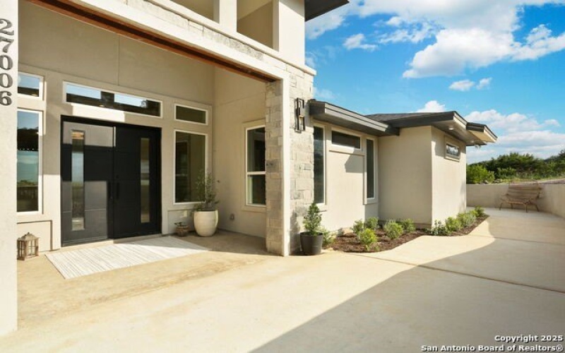 27006 Rocky Rim, San Antonio, TX 78266, 4 Bedrooms Bedrooms, ,5 BathroomsBathrooms,Residential,For Sale,27006 Rocky Rim,1864790