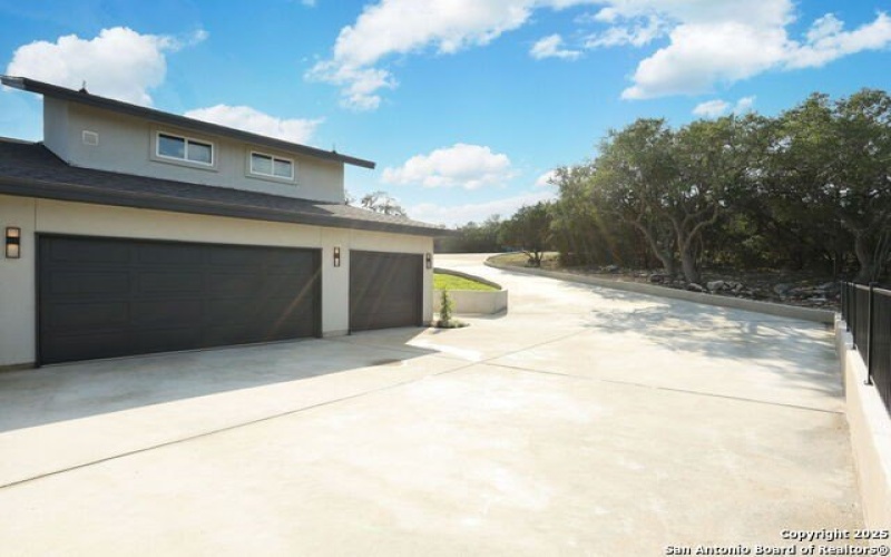 27006 Rocky Rim, San Antonio, TX 78266, 4 Bedrooms Bedrooms, ,5 BathroomsBathrooms,Residential,For Sale,27006 Rocky Rim,1864790