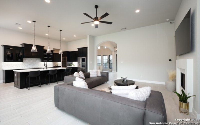 431 Falcon Cove, San Antonio, TX 78253, 4 Habitaciones Habitaciones , ,3 BañosBaños,Residential,En Venta,431 Falcon Cove,1863412