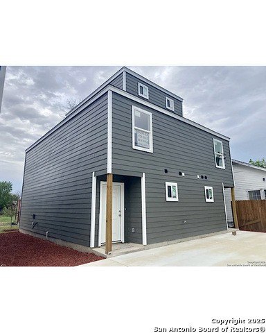 139 Huntington #101, San Antonio, TX 78207, 3 Bedrooms Bedrooms, ,2 BathroomsBathrooms,Residential Lease,For Rent,139 Huntington,1865428
