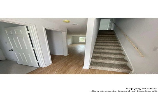 139 Huntington #101, San Antonio, TX 78207, 3 Bedrooms Bedrooms, ,2 BathroomsBathrooms,Residential Lease,For Rent,139 Huntington,1865428