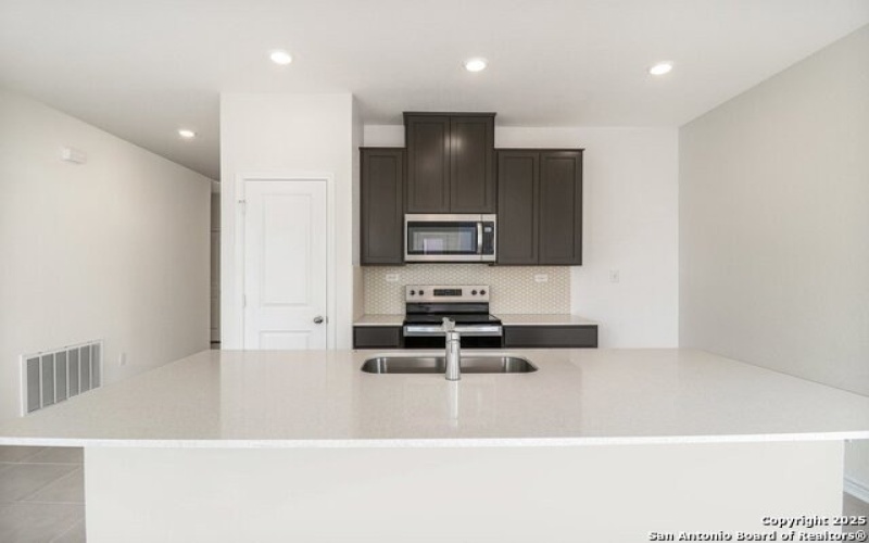 9406 Hinterlands, San Antonio, TX 78221, 3 Bedrooms Bedrooms, ,2 BathroomsBathrooms,Residential Lease,For Rent,9406 Hinterlands,1861997