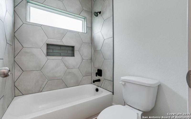 109 hidden hills, Floresville, TX 78114, 4 Bedrooms Bedrooms, ,2 BathroomsBathrooms,Residential,For Sale,109 hidden hills,1864141