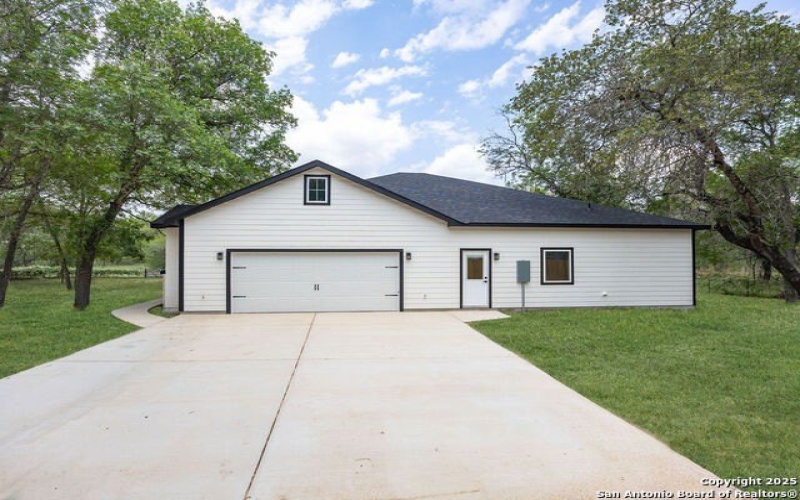 22802 Fawn Trail, Elmendorf, TX 78112, 4 Bedrooms Bedrooms, ,2 BathroomsBathrooms,Residential,For Sale,22802 Fawn Trail,1864234