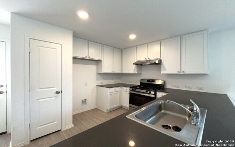 6954 Biotite Ridge, San Antonio, TX 78223, 3 Habitaciones Habitaciones , ,2 BañosBaños,Residential Lease,En Alquiler,6954 Biotite Ridge,1864255