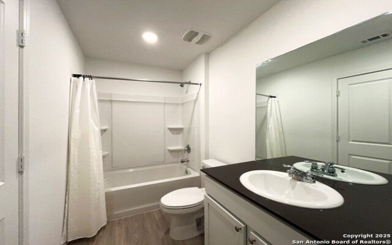 6954 Biotite Ridge, San Antonio, TX 78223, 3 Habitaciones Habitaciones , ,2 BañosBaños,Residential Lease,En Alquiler,6954 Biotite Ridge,1864255