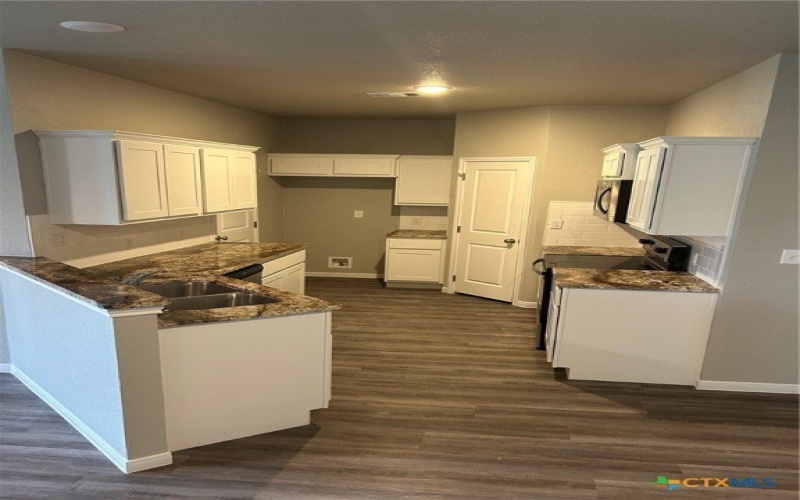 502 S Mary Jo Drive, Harker Heights, TX 76548, 6 Bedrooms Bedrooms, ,Residential,For Sale,502 S Mary Jo Drive,541551