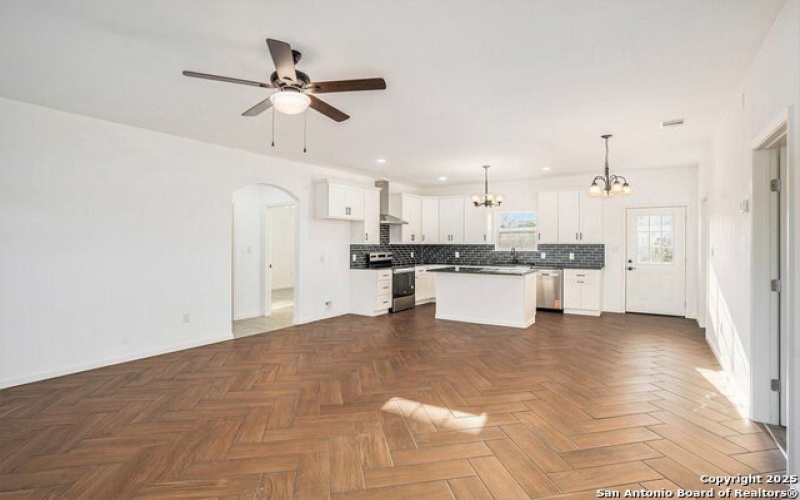 1615 N Guadalupe, Seguin, TX 78155, 3 Habitaciones Habitaciones , ,2 BañosBaños,Residential,En Venta,1615 N Guadalupe,1865700