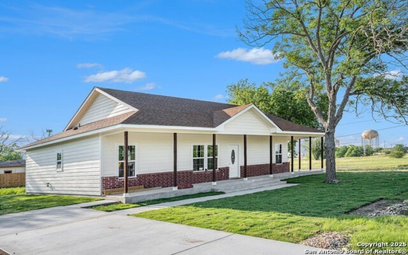 1615 N Guadalupe, Seguin, TX 78155, 3 Habitaciones Habitaciones , ,2 BañosBaños,Residential,En Venta,1615 N Guadalupe,1865700