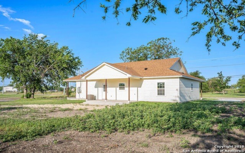 1615 N Guadalupe, Seguin, TX 78155, 3 Habitaciones Habitaciones , ,2 BañosBaños,Residential,En Venta,1615 N Guadalupe,1865700