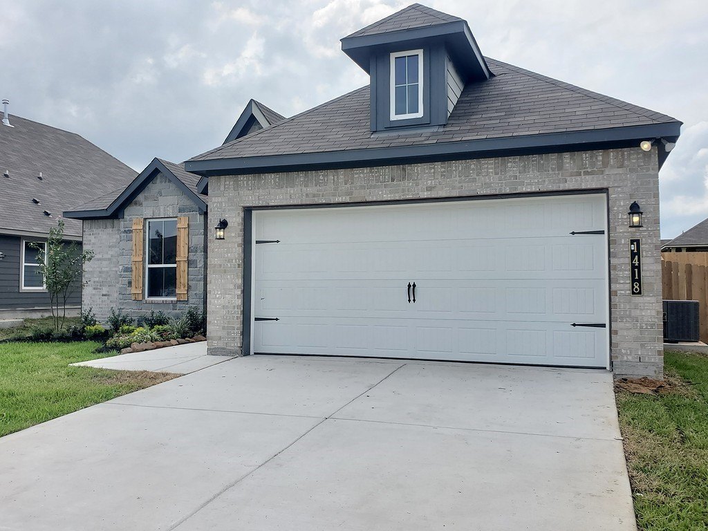 1418 Lake Ridge Drive, Brenham, TX 77833, 4 Bedrooms Bedrooms, ,2 BathroomsBathrooms,Residential,For Sale,1418 Lake Ridge Drive,147414