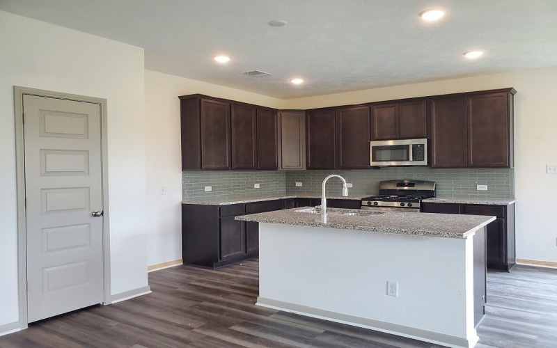 1418 Lake Ridge Drive, Brenham, TX 77833, 4 Bedrooms Bedrooms, ,2 BathroomsBathrooms,Residential,For Sale,1418 Lake Ridge Drive,147414