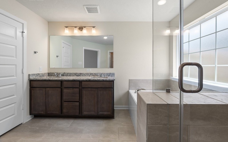 1447 Lake Ridge Drive, Brenham, TX 77833, 3 Bedrooms Bedrooms, ,2 BathroomsBathrooms,Residential,For Sale,1447 Lake Ridge Drive,148764