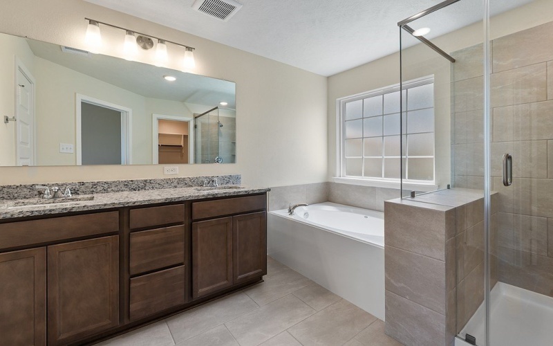 1447 Lake Ridge Drive, Brenham, TX 77833, 3 Bedrooms Bedrooms, ,2 BathroomsBathrooms,Residential,For Sale,1447 Lake Ridge Drive,148764