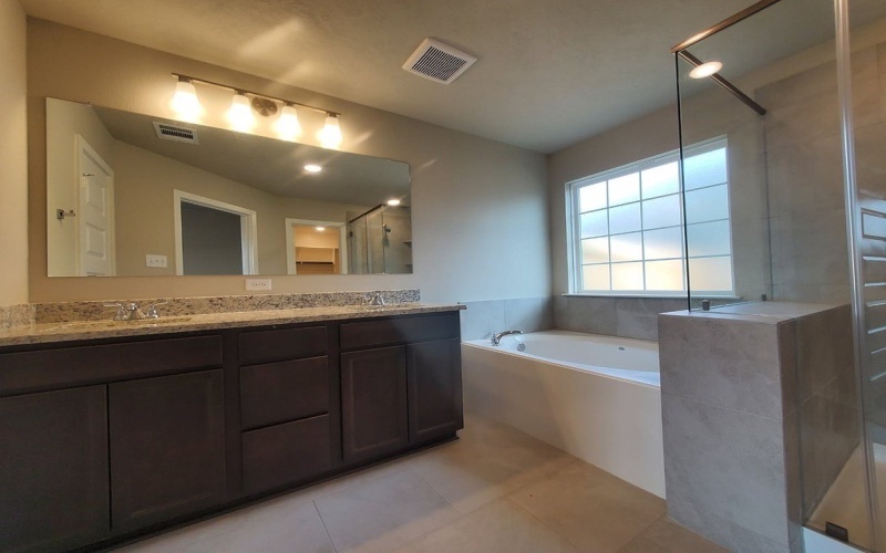 1408 Lake Ridge Drive, Brenham, TX 77833, 3 Habitaciones Habitaciones , ,2 BañosBaños,Residential,En Venta,1408 Lake Ridge Drive,148997