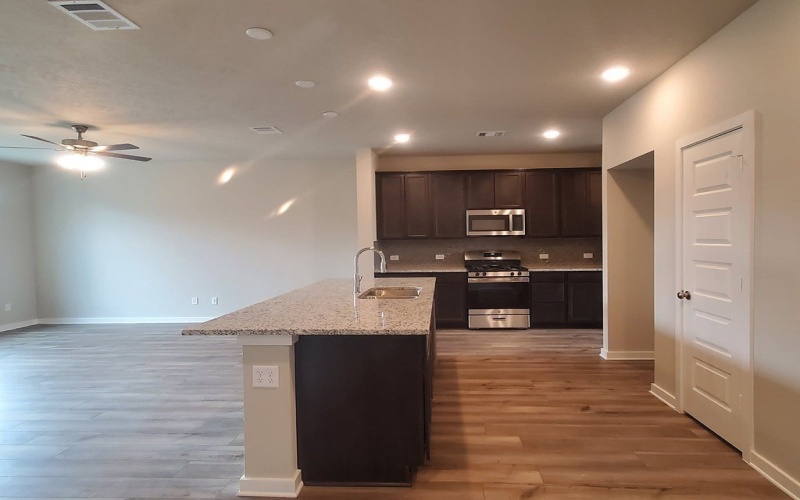 1408 Lake Ridge Drive, Brenham, TX 77833, 3 Habitaciones Habitaciones , ,2 BañosBaños,Residential,En Venta,1408 Lake Ridge Drive,148997