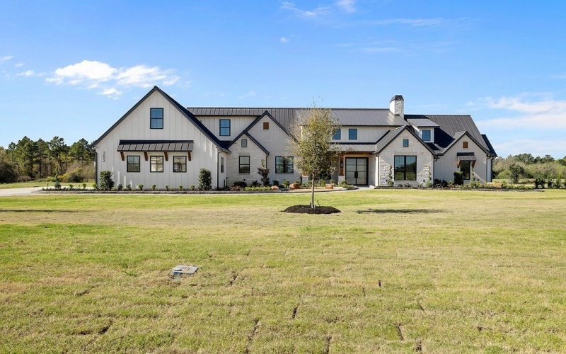 202 Astoria Ave, Round Top, TX 78954, 4 Bedrooms Bedrooms, ,5 BathroomsBathrooms,Farm,For Sale,202 Astoria Ave,150846