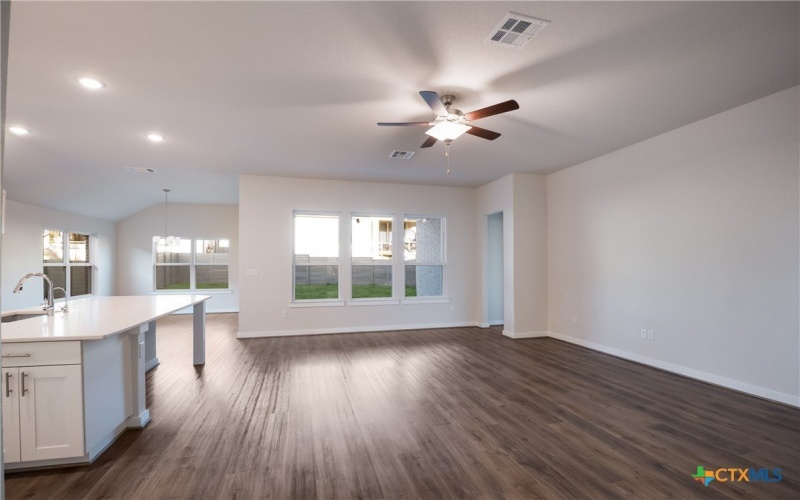 584 Tobacco Pass, New Braunfels, TX 78132, 4 Habitaciones Habitaciones , ,2 BañosBaños,Residential,En Venta,584 Tobacco Pass,475459