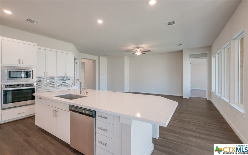 2258 Hoja Avenue, New Braunfels, TX 78132, 4 Bedrooms Bedrooms, ,3 BathroomsBathrooms,Residential,For Sale,2258 Hoja Avenue,484946