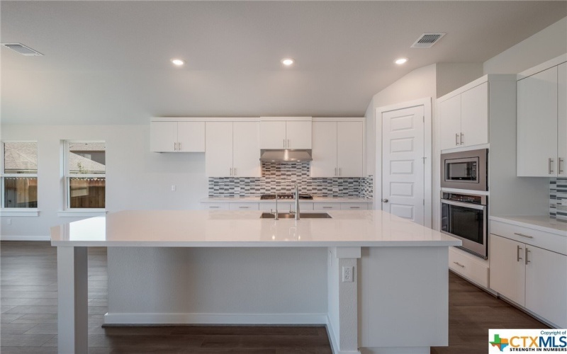 2258 Hoja Avenue, New Braunfels, TX 78132, 4 Bedrooms Bedrooms, ,3 BathroomsBathrooms,Residential,For Sale,2258 Hoja Avenue,484946