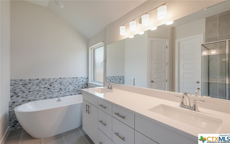 2258 Hoja Avenue, New Braunfels, TX 78132, 4 Bedrooms Bedrooms, ,3 BathroomsBathrooms,Residential,For Sale,2258 Hoja Avenue,484946