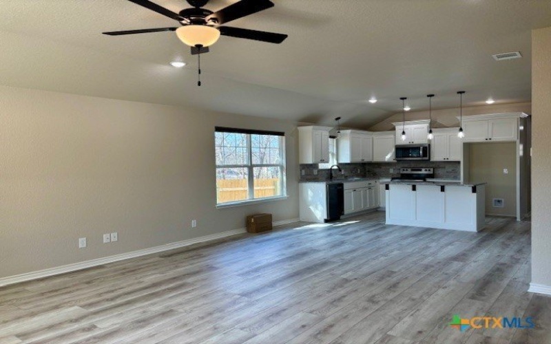 1204 Mill Street, Gatesville, TX 76528, 3 Habitaciones Habitaciones , ,2 BañosBaños,Residential,En Venta,1204 Mill Street,561736