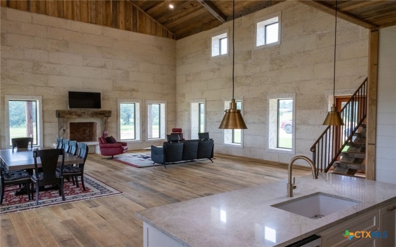 5614 Harwood Road, Luling, TX 78648, 5 Habitaciones Habitaciones , ,5 BañosBaños,Otro,En Venta,5614 Harwood Road,546673