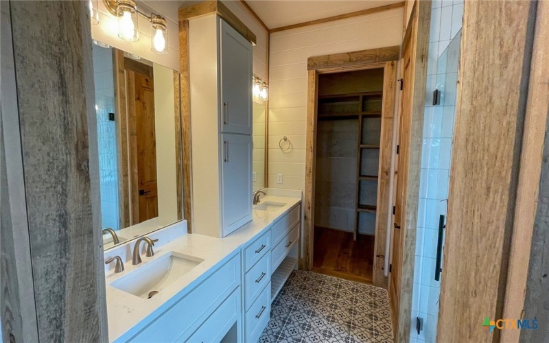 5614 Harwood Road, Luling, TX 78648, 5 Habitaciones Habitaciones , ,5 BañosBaños,Otro,En Venta,5614 Harwood Road,546673